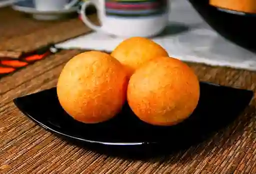 Buñuelo Relleno Mozzarella * 6
