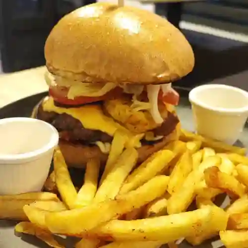 Combo Deluxe Madurito y Gaseosa