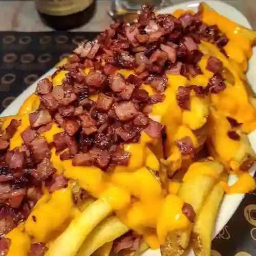 Papas con Cheddar y Bacon