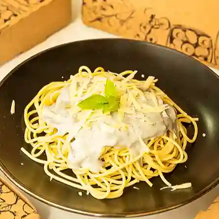 Pasta 4 quesos y bebida
