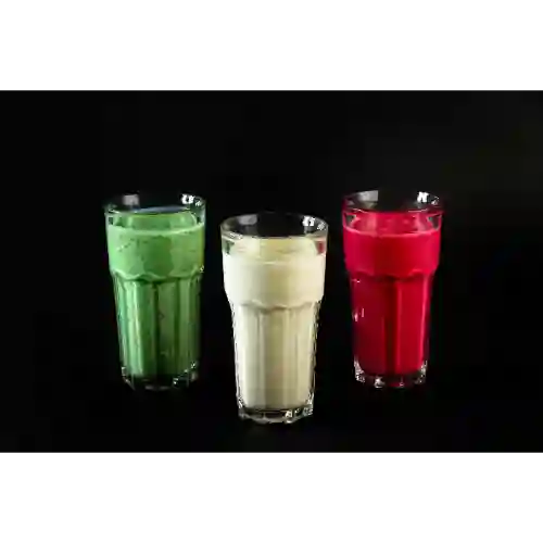 Jugos Naturales en Leche 16 Oz