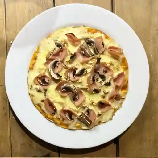 Pizza pollo y champiñones
