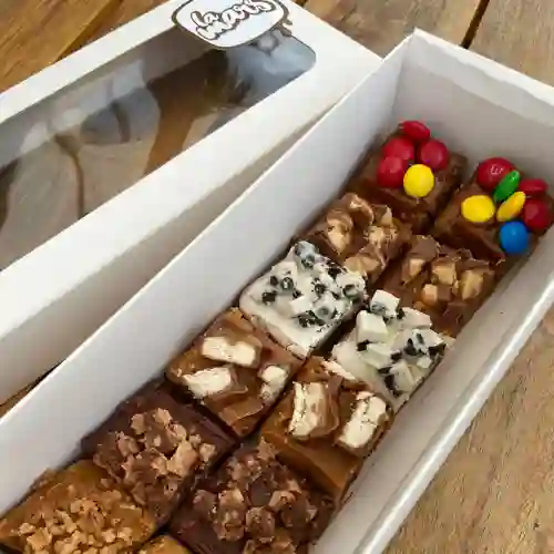Caja 12 Mini Brownies con Topping