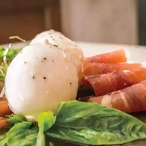 Caprese con Jamón Serrano