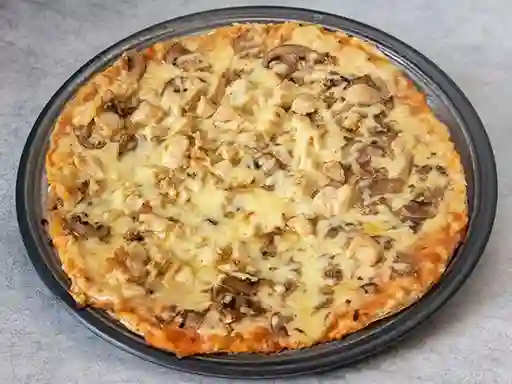 Pizza Pollo y Champiñón