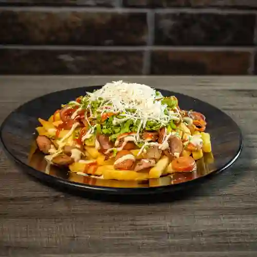 Salchipapas Butifarra y Chorizo