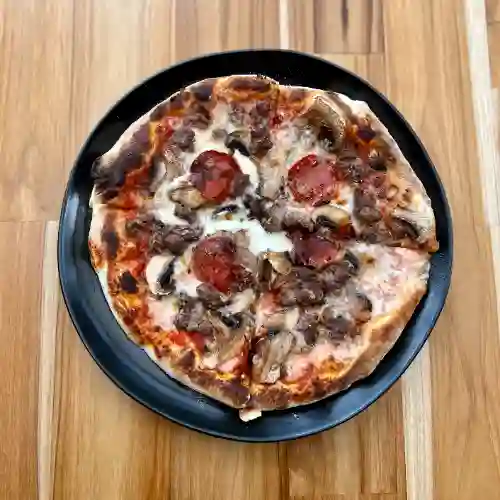 Pizza de Carne y Champiñones Mediana