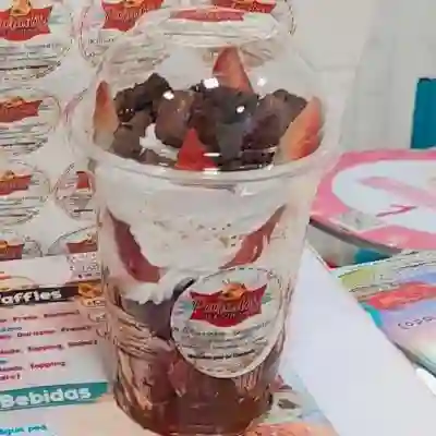 Fresas con Crema y Galleta Oreo 16 Onzas