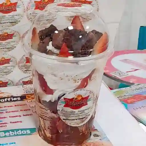 Fresas con Crema y Galleta Oreo 16 Onzas