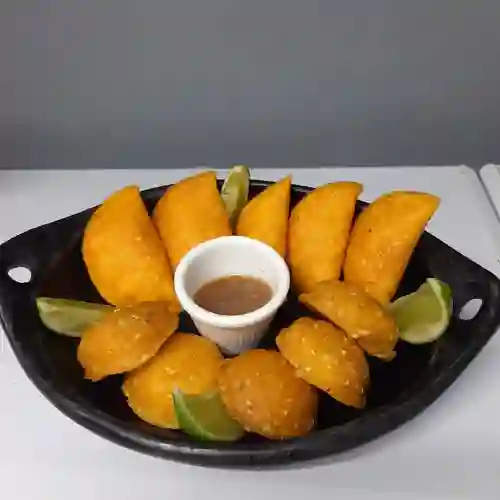 Mix de Empanadas y Pasteles