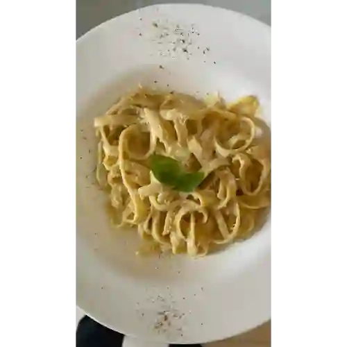 Fettuccine Alfredo