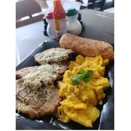 Combo Huevos Al Gusto + Bebida Caliente