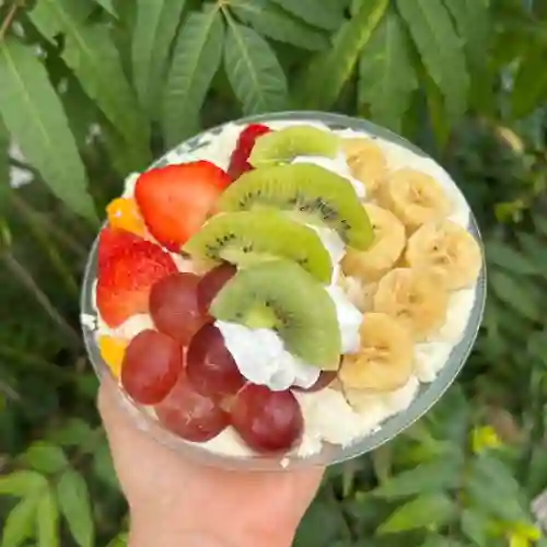Ensalada de Frutas con Helado
