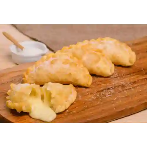 Empanada de Pollo con Queso