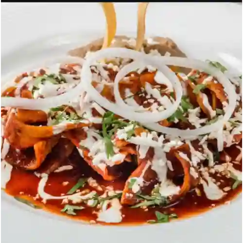 Chilaquiles Rojos con Pollo
