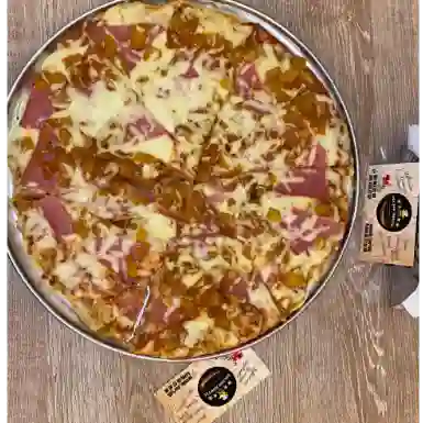 Pizza 12 Porciones + Litro de Gaseosa