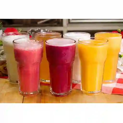 Jugos Naturales en Leche