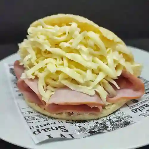 Arepa de Queso y Jamon