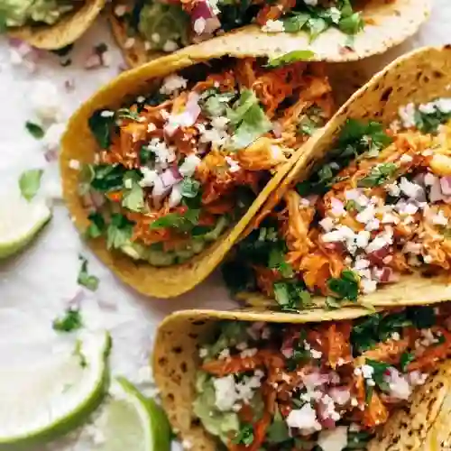 3 Tacos de Tinga de Pollo