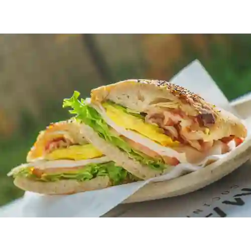 Sándwich Pavo y Aguacate