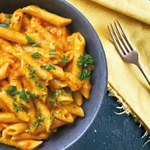 Pasta Curry con Tocineta