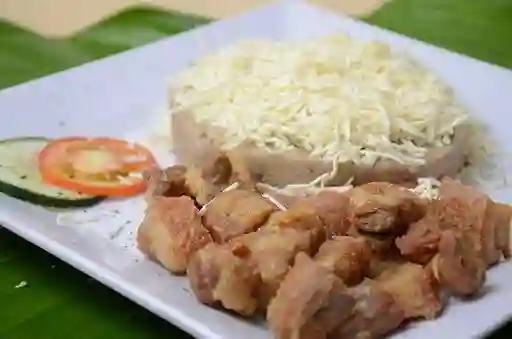 Cayeye con chicharron