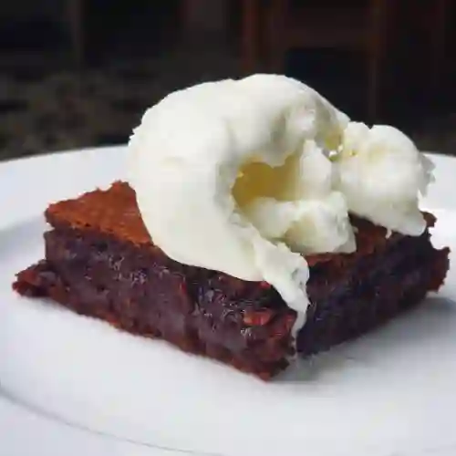 Brownie y Helado Vainilla