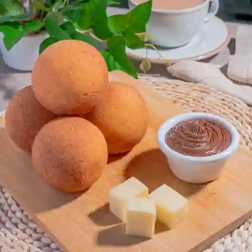 Buñuelo Relleno de Chocolate