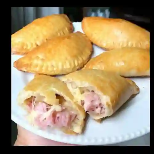 Empanada de Trigo de Queso con Tocineta