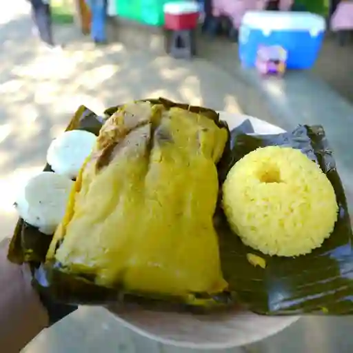Combo tamal mixto (pollo y tocino)