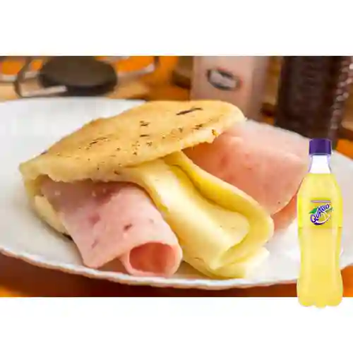 Combo Arepa Jamón y Queso + Quatro 400ml