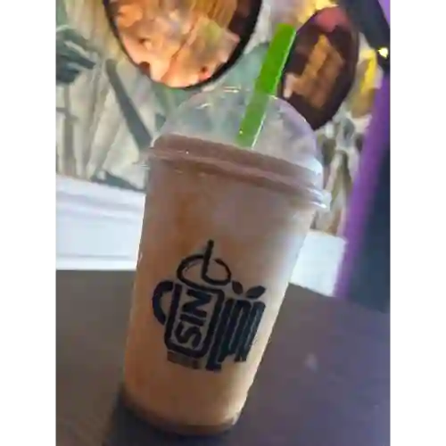 Batido mediano de rollo de canela