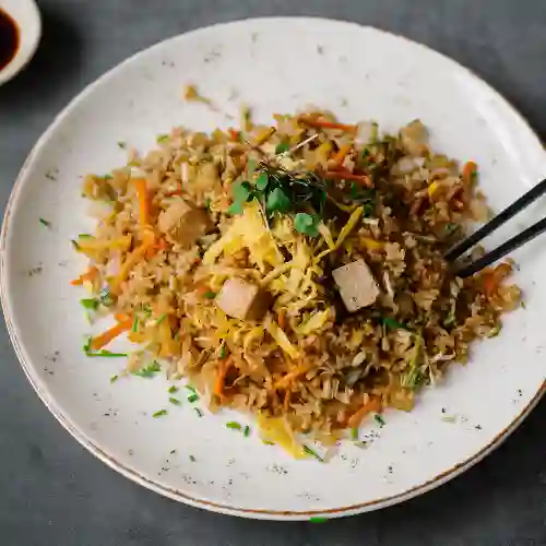 Arroz Yakimeshi Vegetariano Tofu