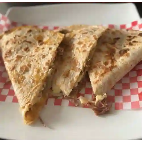 Quesadilla de Tinga de Pollo