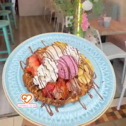 Waffle To Go (Fruta + Salsa + 1 Helado)