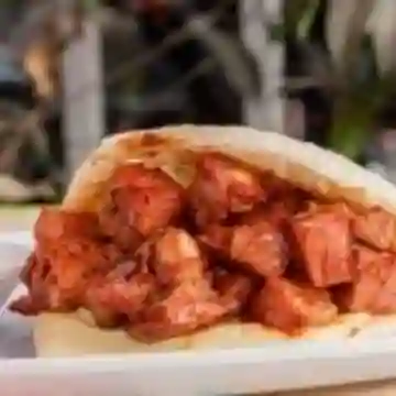 Arepa Rellena con Chorizo