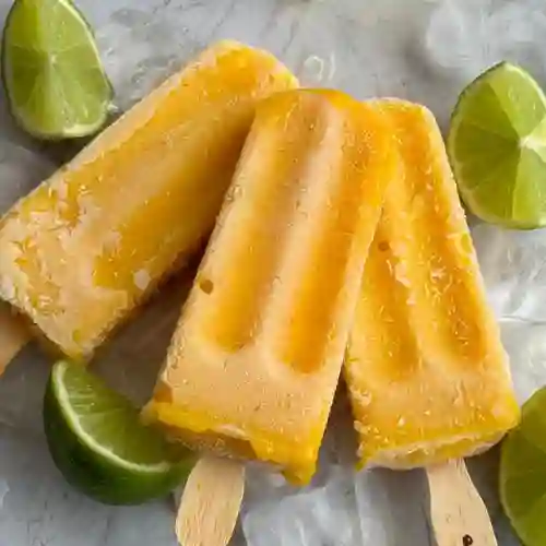Paleta Maracumango Rellena Lecherita