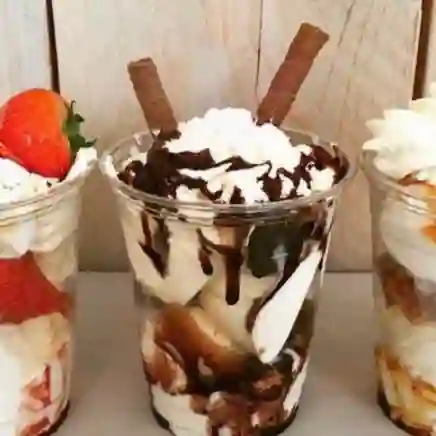 Fresas con crema con chocolate