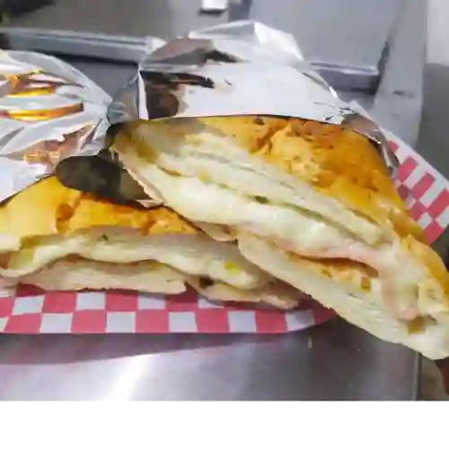 Sándwich Jamón y Queso