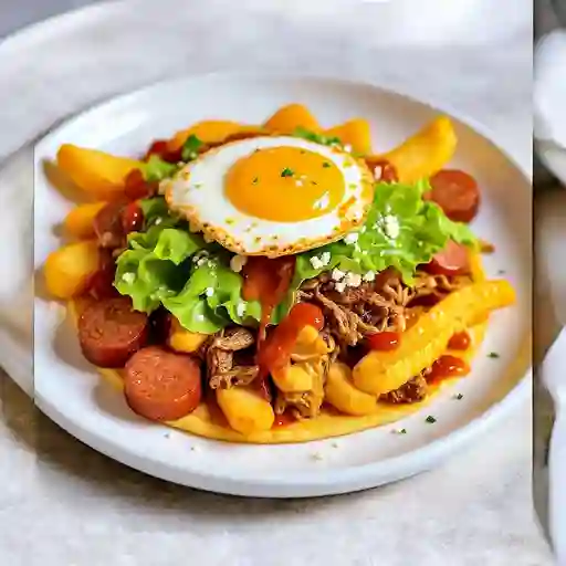 Salchipapa epa arepa