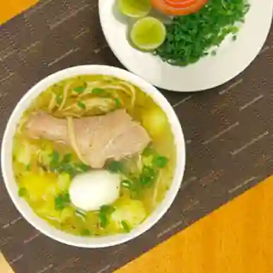 Caldo de Pollo Mixto