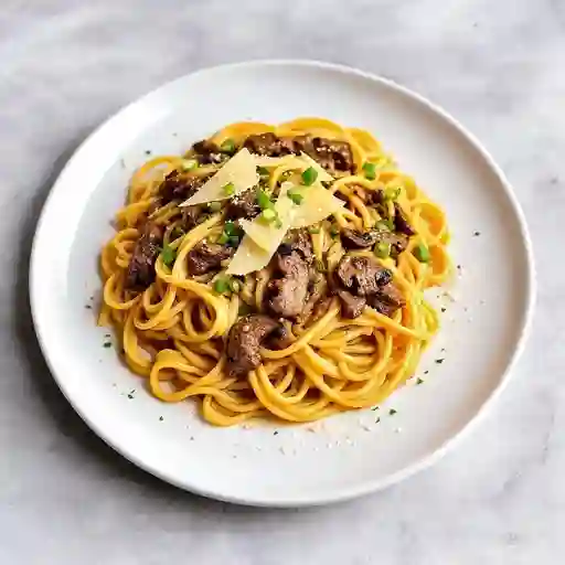 Pasta a la Criolla con Lomo Salteado