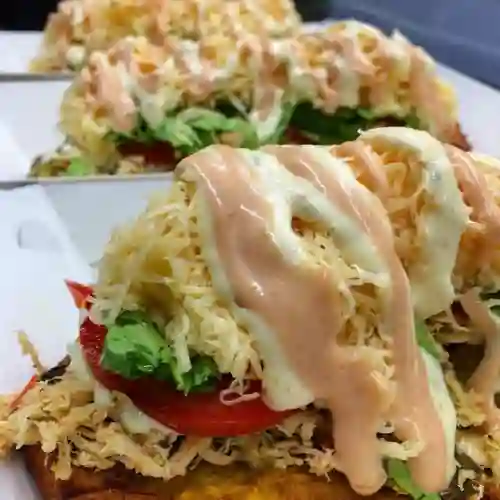 Patacón con Pollo