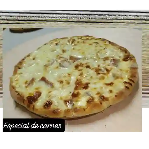 Pizza de 22x22 especial de carnes