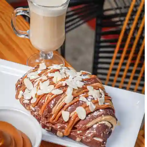 Croissant Relleno con Nutella