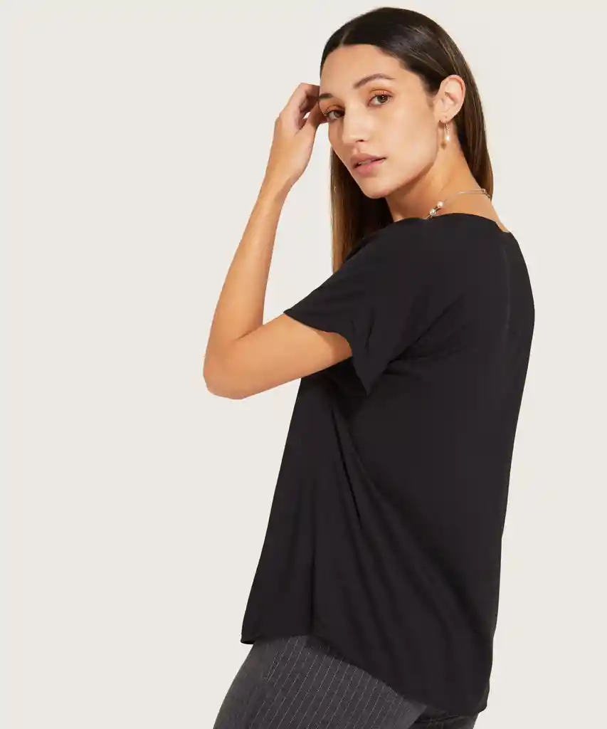 Blusa Manga Corta Con Cuello Mao Y Escote V