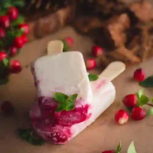 Paleta de Yogurt con Frutos Rojos