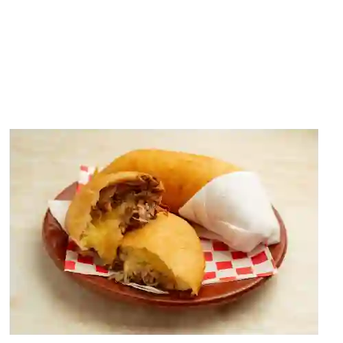 Empanada de Carne con Queso