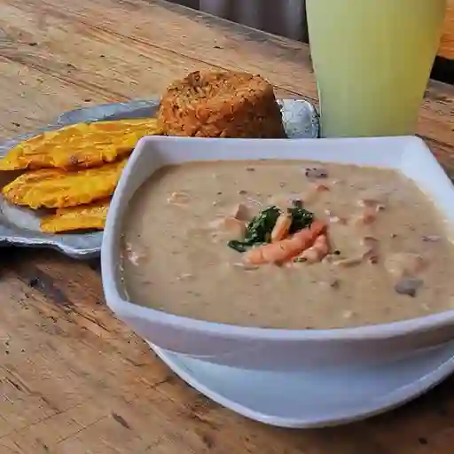 Cazuela de camarón