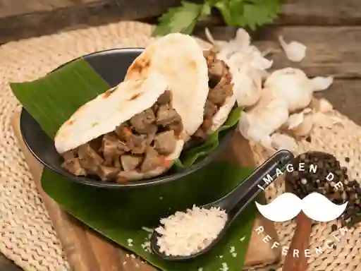 Arepa con Butifarra